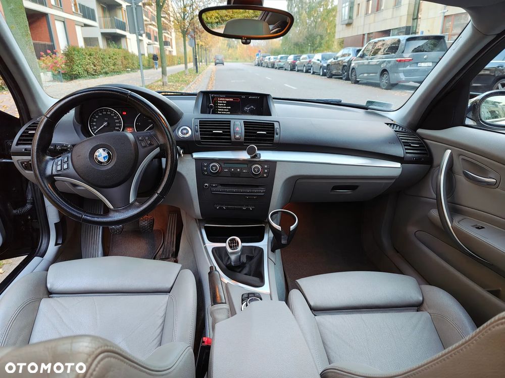 BMW Seria 1 120d - 19