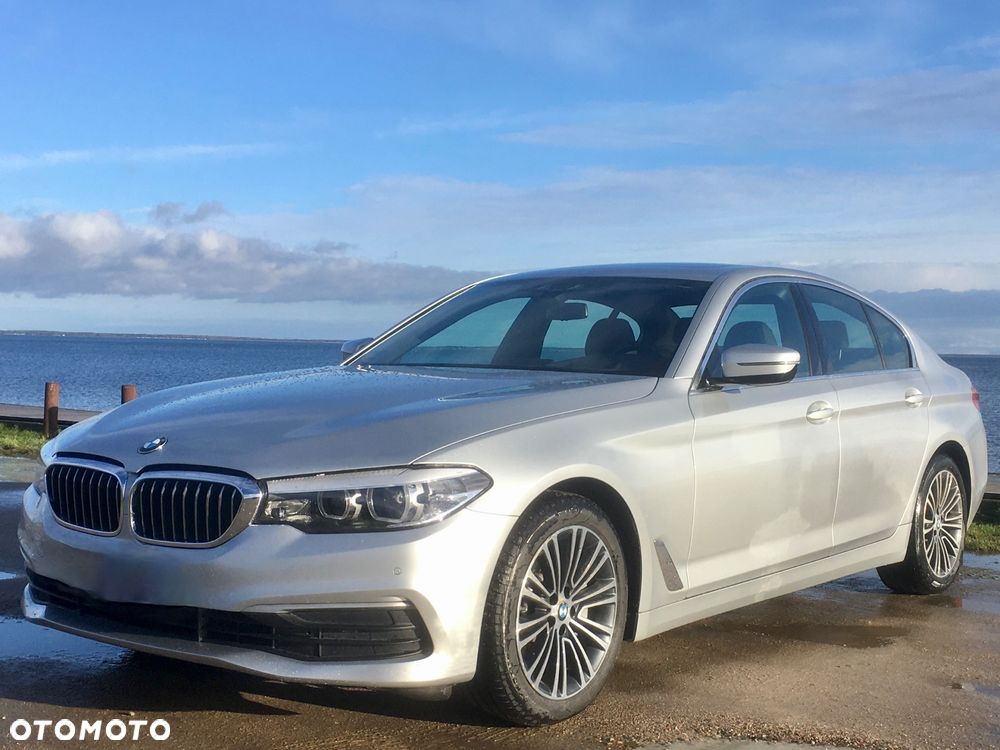 BMW Seria 5 540i GPF xDrive Luxury Line