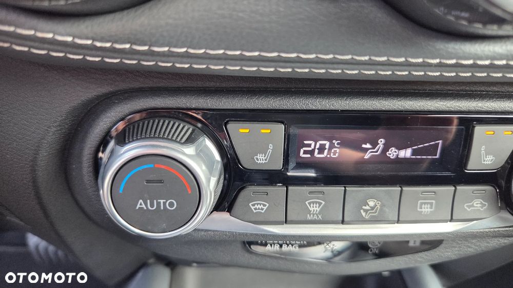 Nissan Juke 1.0 DIG-T N-Connecta DCT - 26