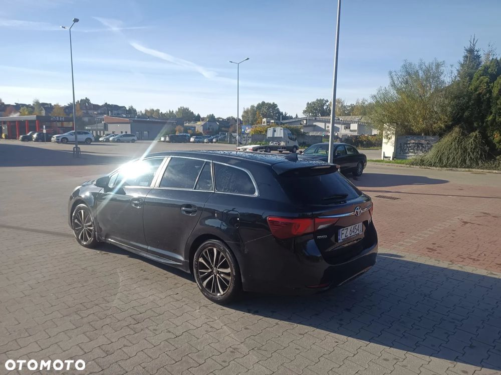 Toyota Avensis 1.8 Premium - 3