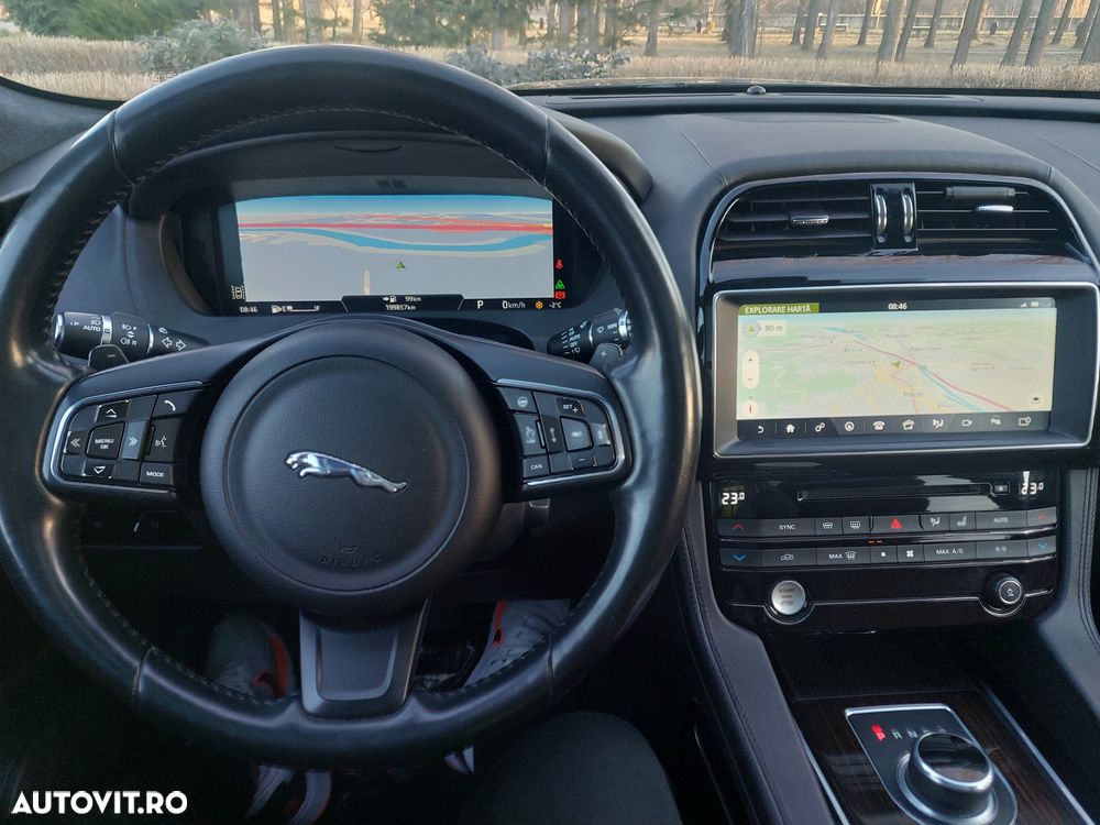 Jaguar F-Pace 20d AWD Aut. Portfolio - 8