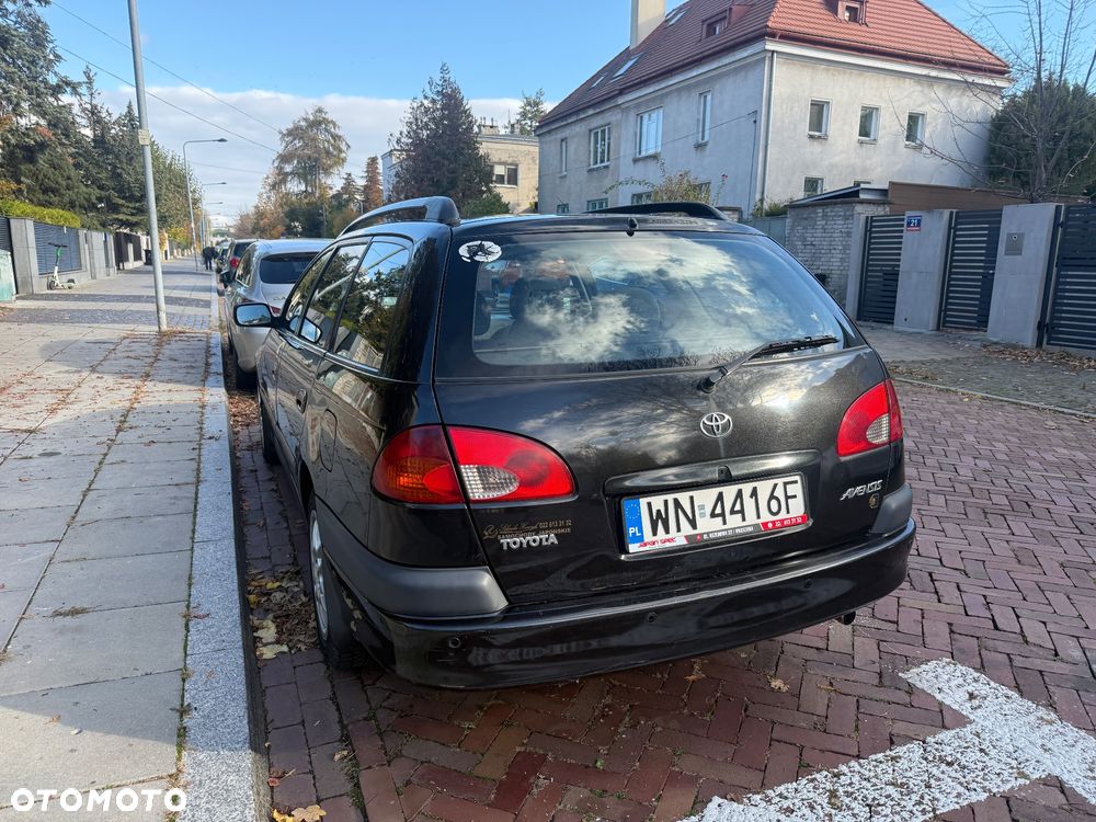 Toyota Avensis 2.0 Sol - 20