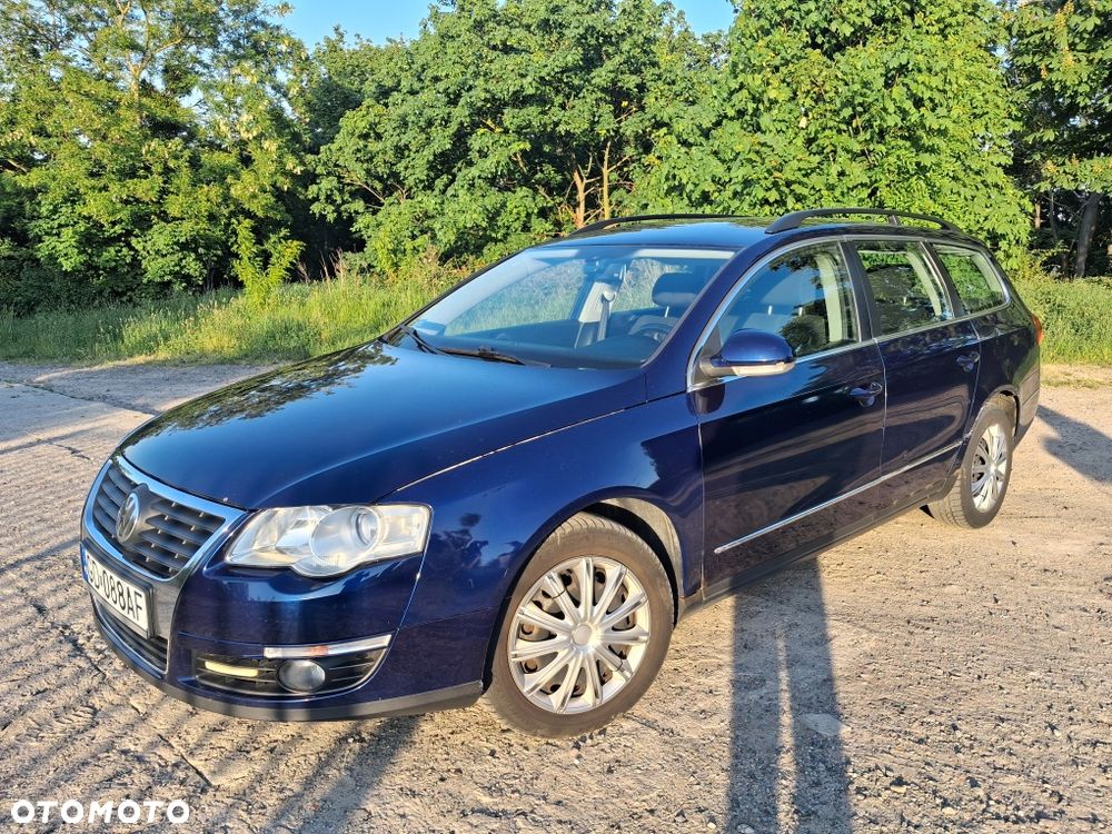 Volkswagen Passat - 1