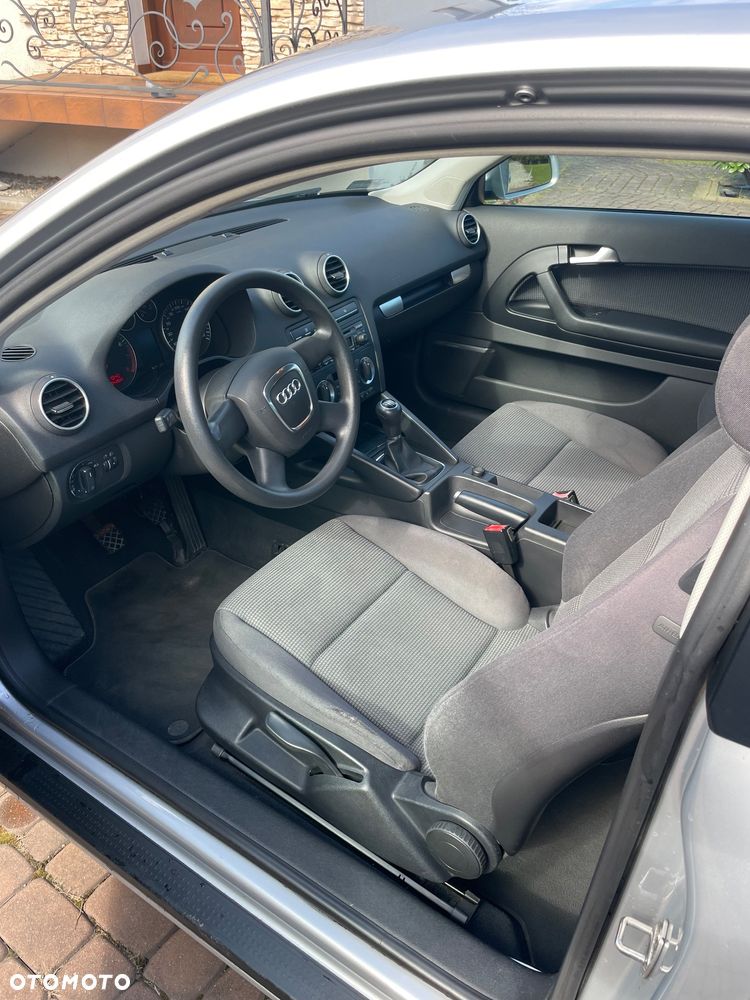 Audi A3 Sportback 1.6 FSI Ambition - 14