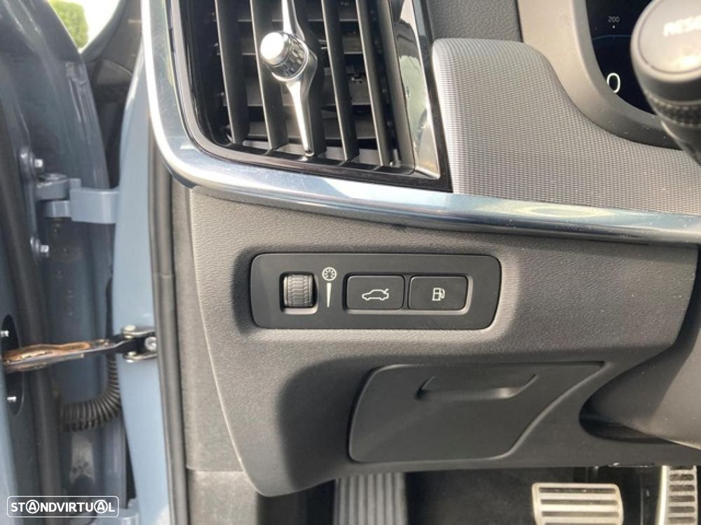 Volvo V90 2.0 T6 PHEV R-Design AWD - 22