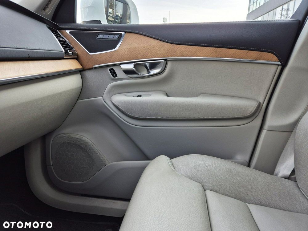 Volvo XC 90 - 39