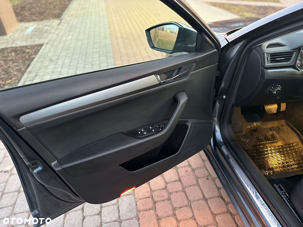 Skoda Superb 2.0 TDI 4x4 Style DSG - 12