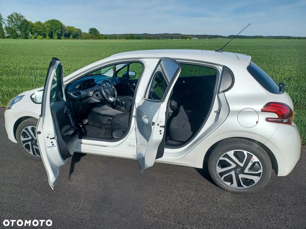 Peugeot 208 1.2 PureTech Style - 6