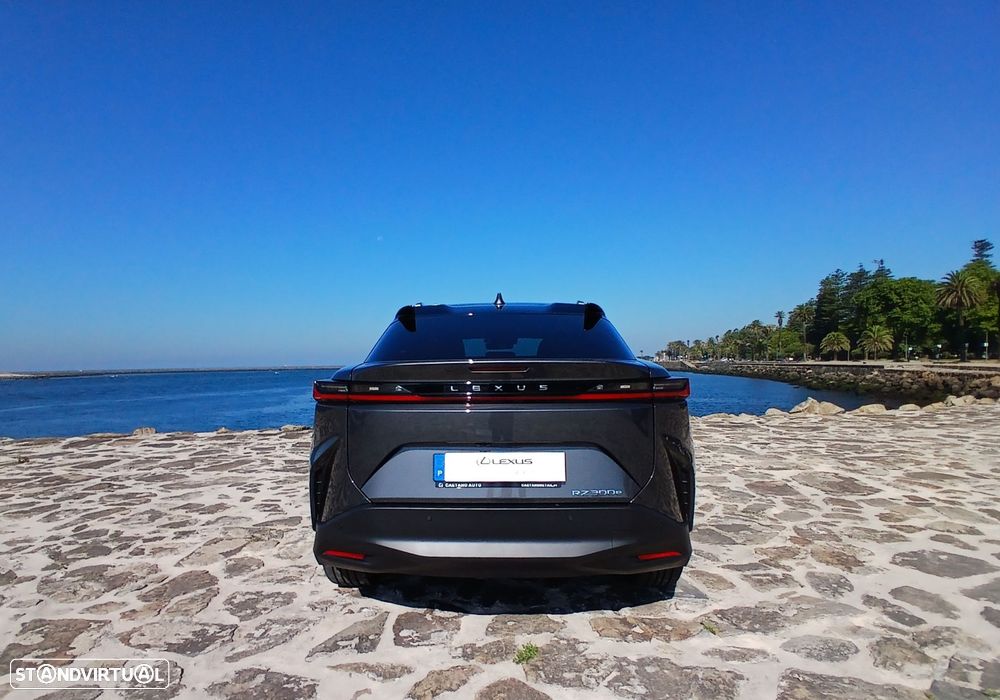 Lexus RZ 300e Premium - 5