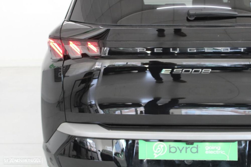 Peugeot E-5008 73 kWh Dual Motor GT - 3