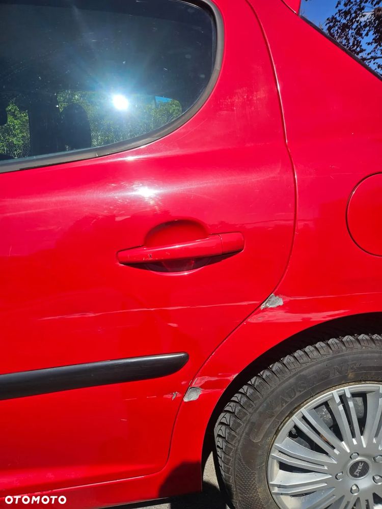 Peugeot 207 1.4 16V Trendy - 10