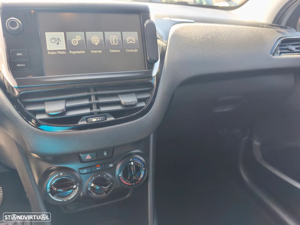Peugeot 208 1.4 HDi SE Style - 13