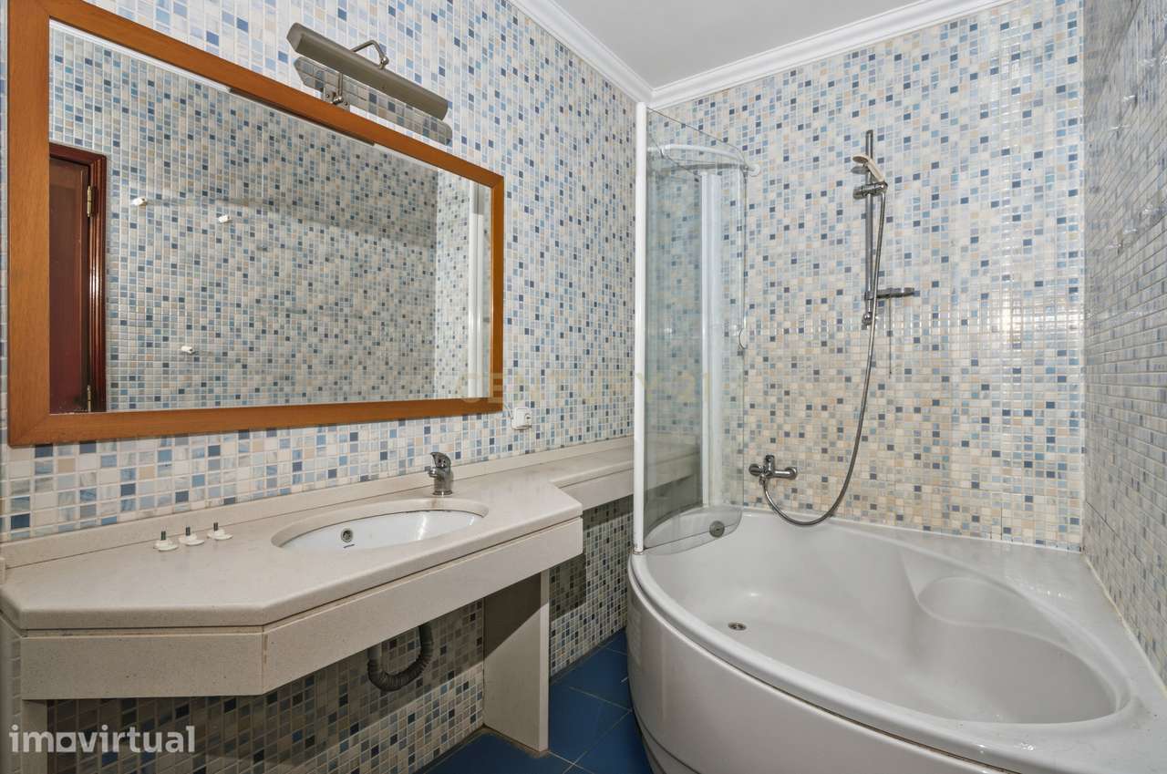 Apartamento T2+1 Duplex com estacionamento e vista desafogada - Grande imagem: 5/29
