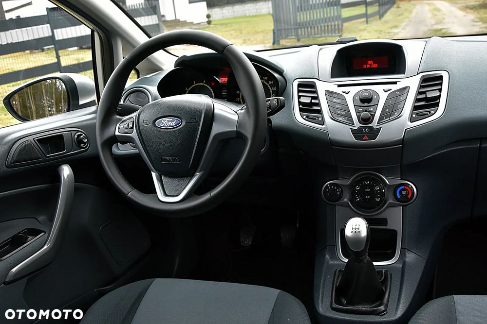 Ford Fiesta 1.25 Ambiente - 25