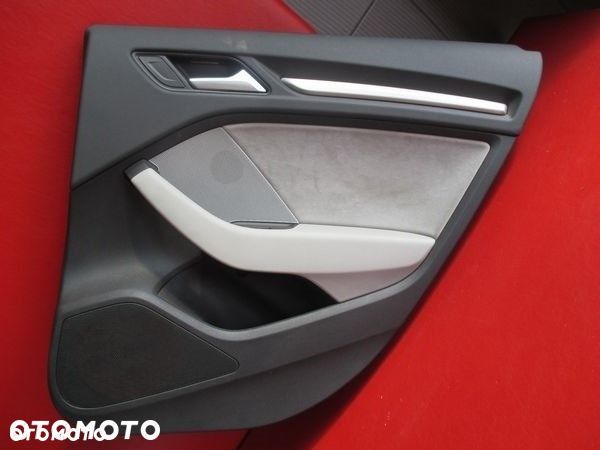 AUDI A3 8V 14R. 5D TAPICERKA PRAWA TYŁ