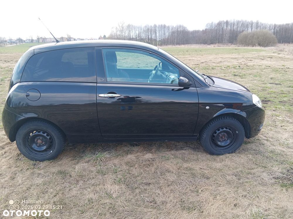 Lancia Ypsilon 1.2 8V Argento (4 os.) - 2