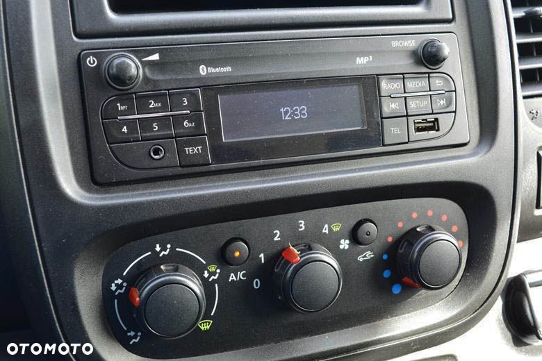 Renault Trafic Grand 1.6 dCi - 17