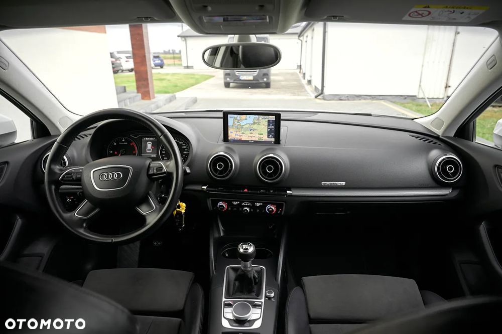 Audi A3 Sportback 2.0 TDI quattro Ambiente - 4