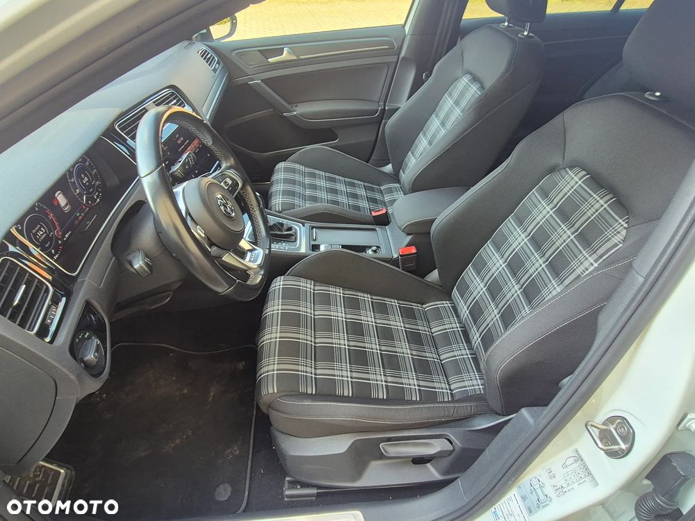 Volkswagen Golf GTD (BlueMotion Technology) DSG - 6