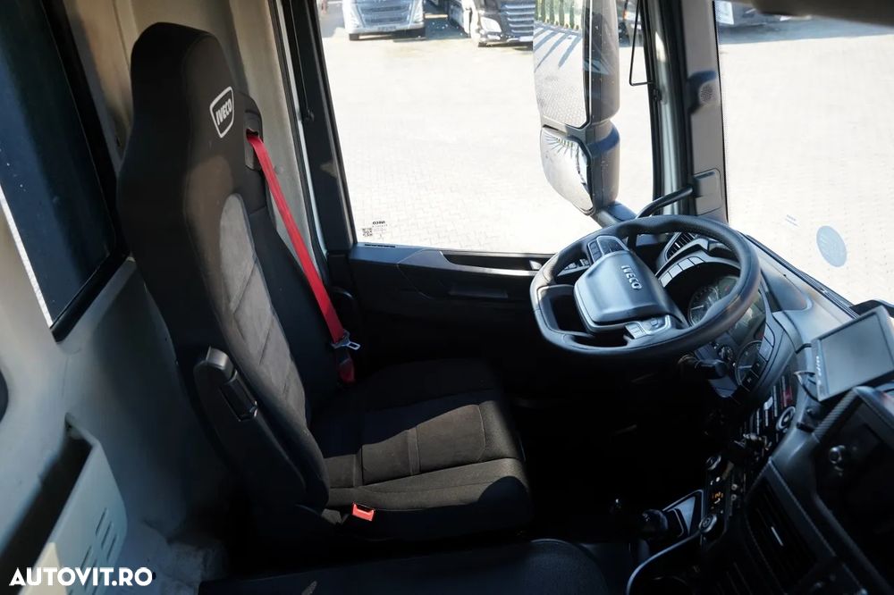 Iveco X-WAY 480 / 8X4 / BASCULATOR DUBLU / BANCĂ LATERALĂ HIDRODOXICĂ / PERDĂ ELECTRICĂ / ANVELOPE 100% / - 31