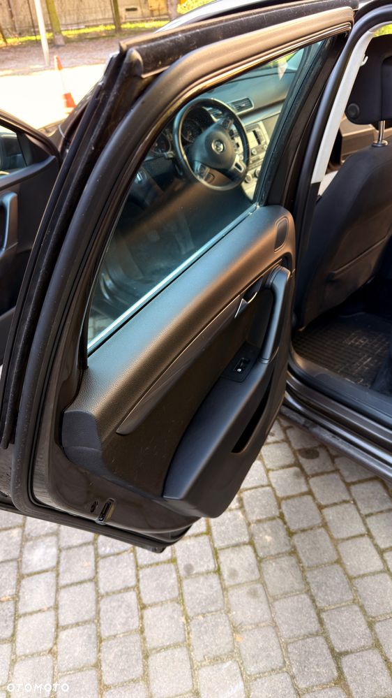 Volkswagen Passat 1.6 TDI Comfortline - 17