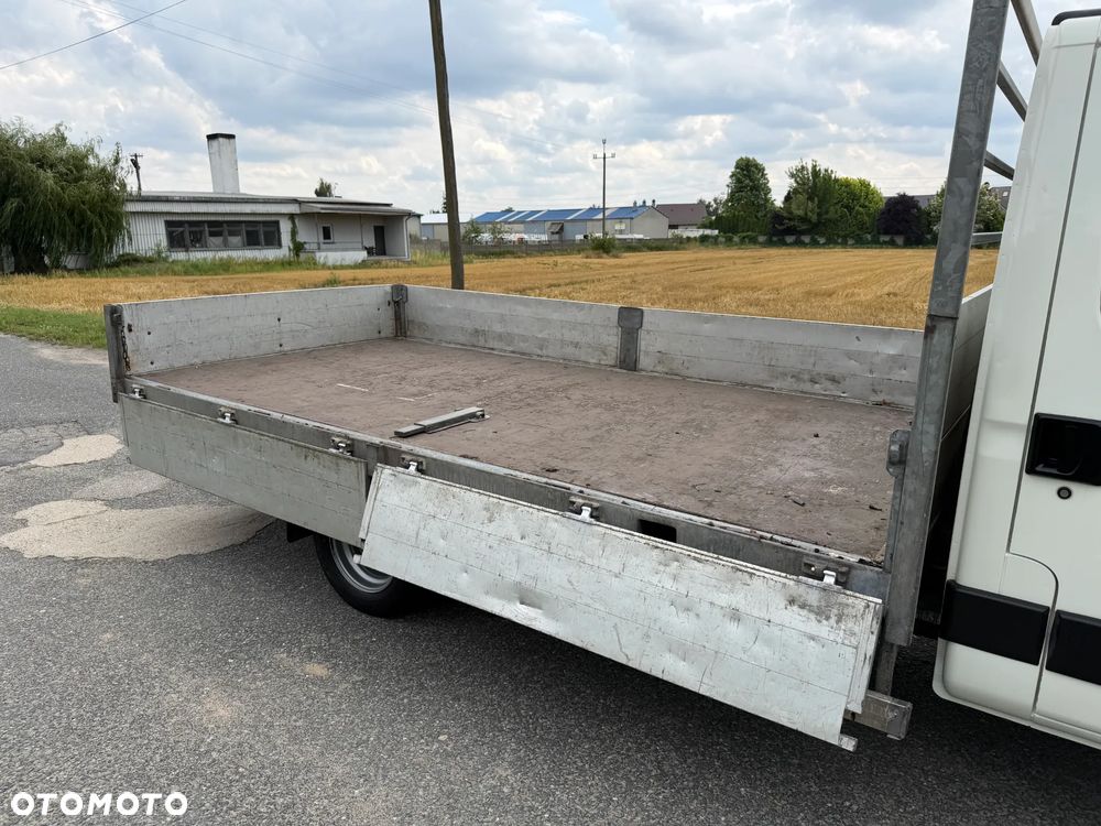 Iveco 50C15 * 3.0 / 150KM * Rama / Skrzyniowe * Koła bliźniacze * Rozstaw osi: 3.75m * - 20