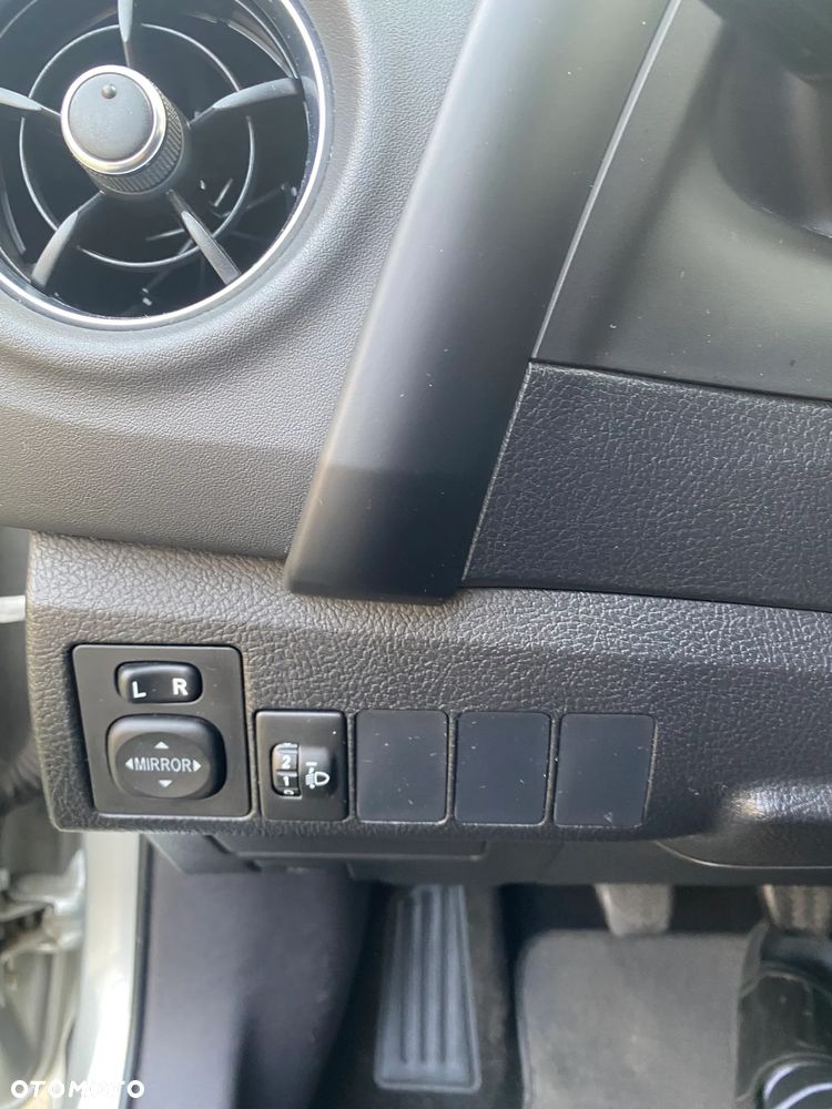 Toyota Auris 1.33 VVT-i Active - 9