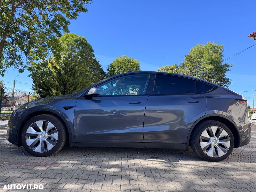 Tesla Model Y Long Range Dual Motor AWD - 5