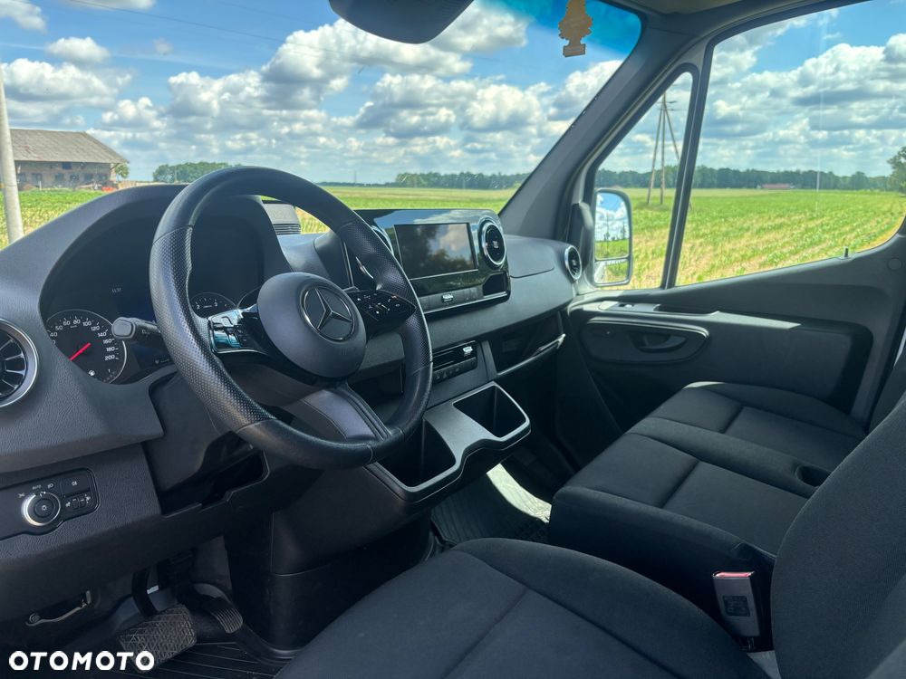 Mercedes-Benz Sprinter - 9