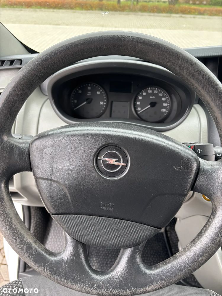 Opel Vivaro - 28