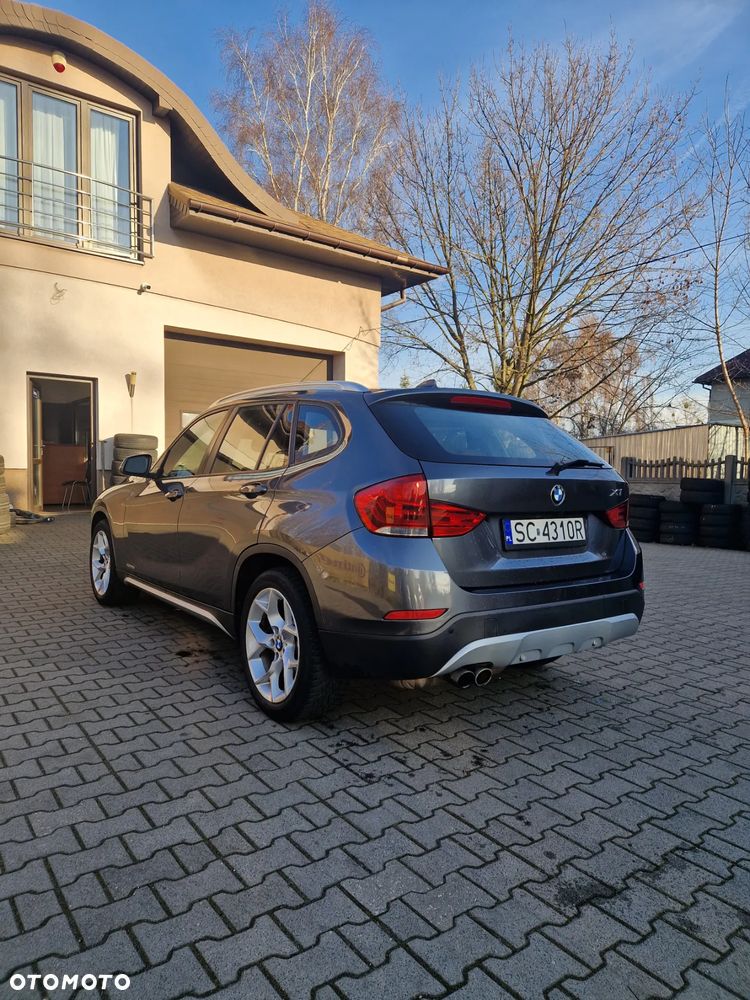 BMW X1 xDrive28i Sport Line - 3
