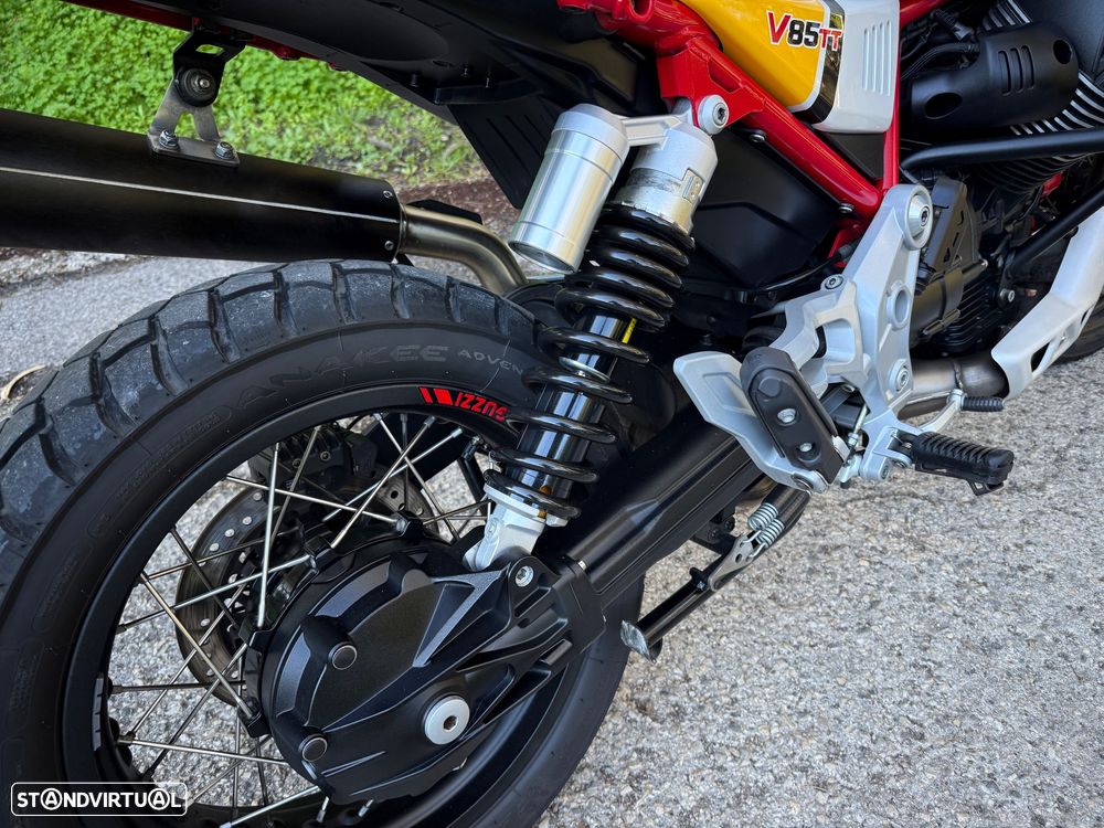 Moto Guzzi V85 TT - 19