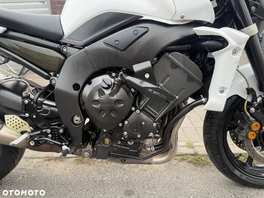 Yamaha FZ - 24