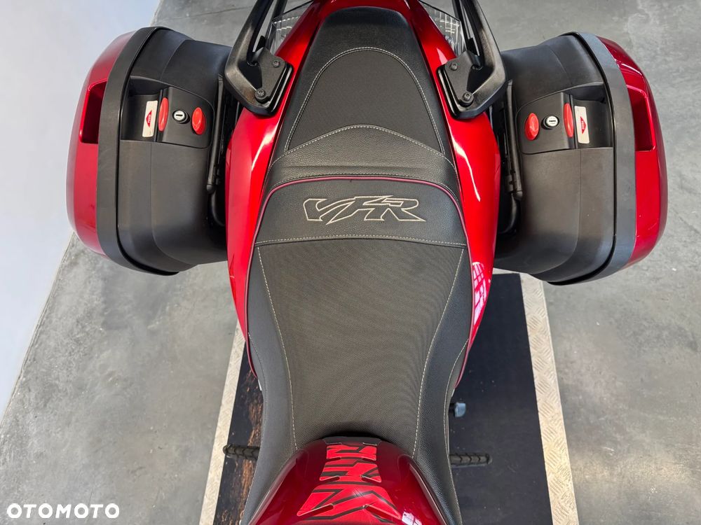 Honda VFR - 30