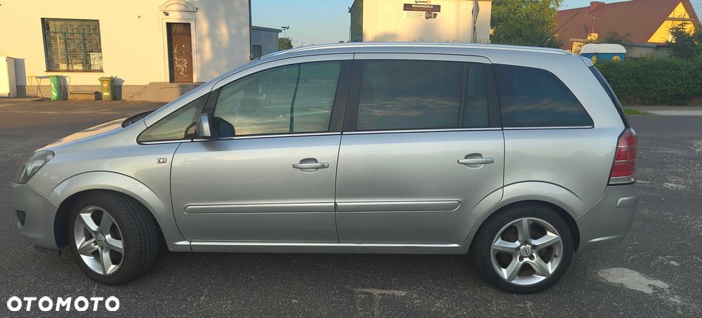 Opel Zafira - 1