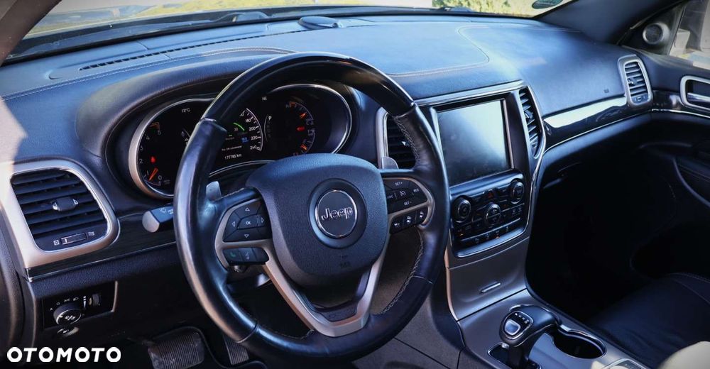 Jeep Grand Cherokee - 11