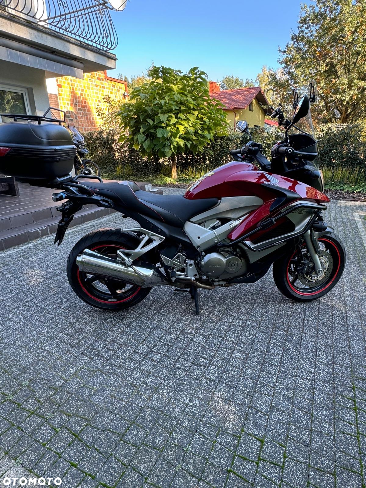 Honda VFR - 4