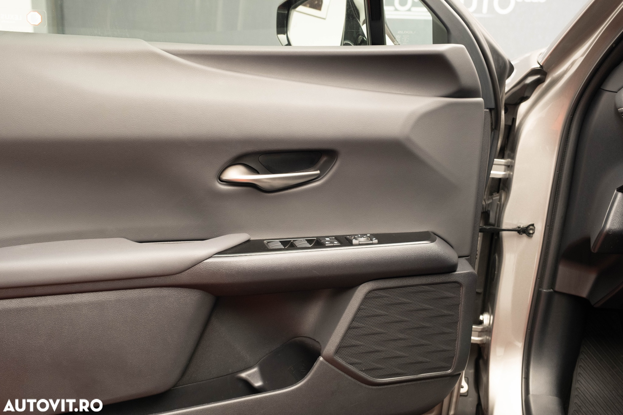 Lexus UX 250h FWD Executive - 19