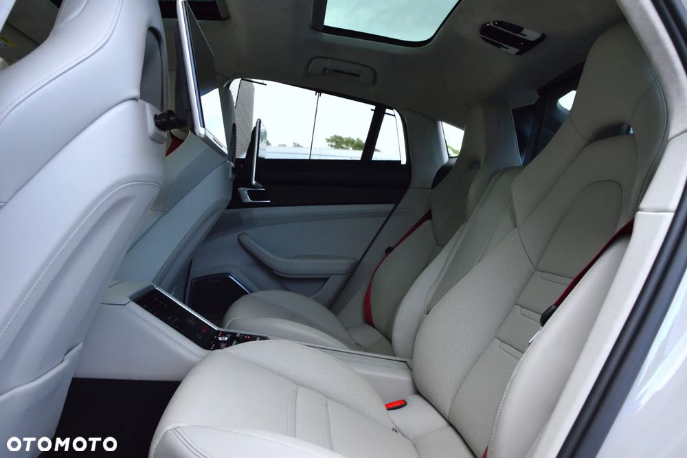 Porsche Panamera Turbo - 29