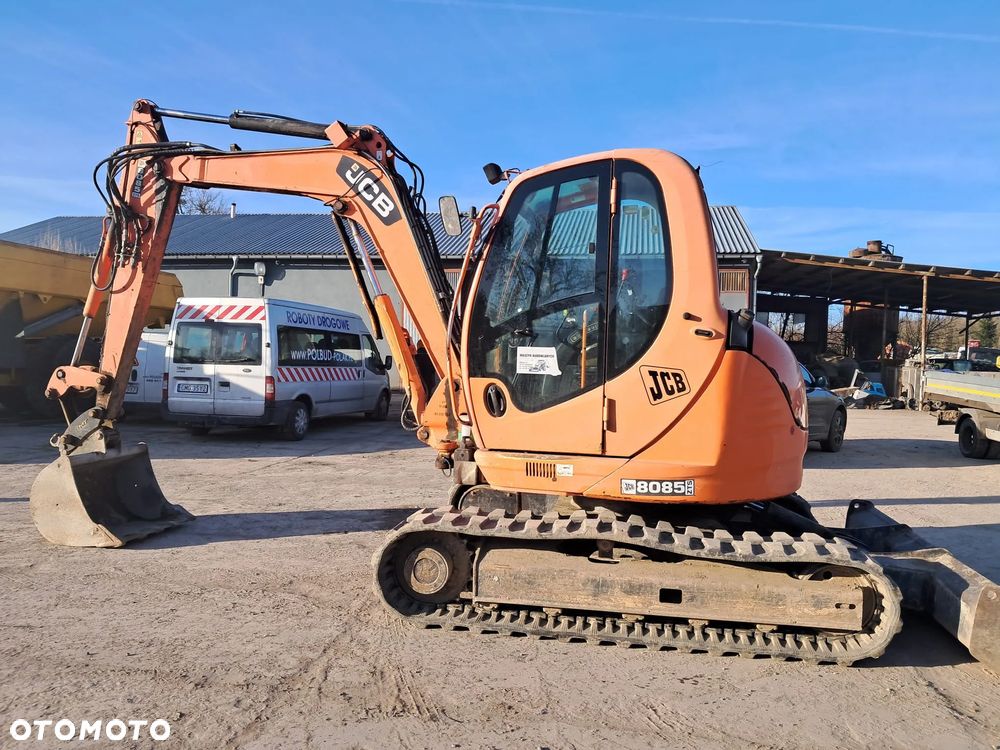 JCB 8085 - 2
