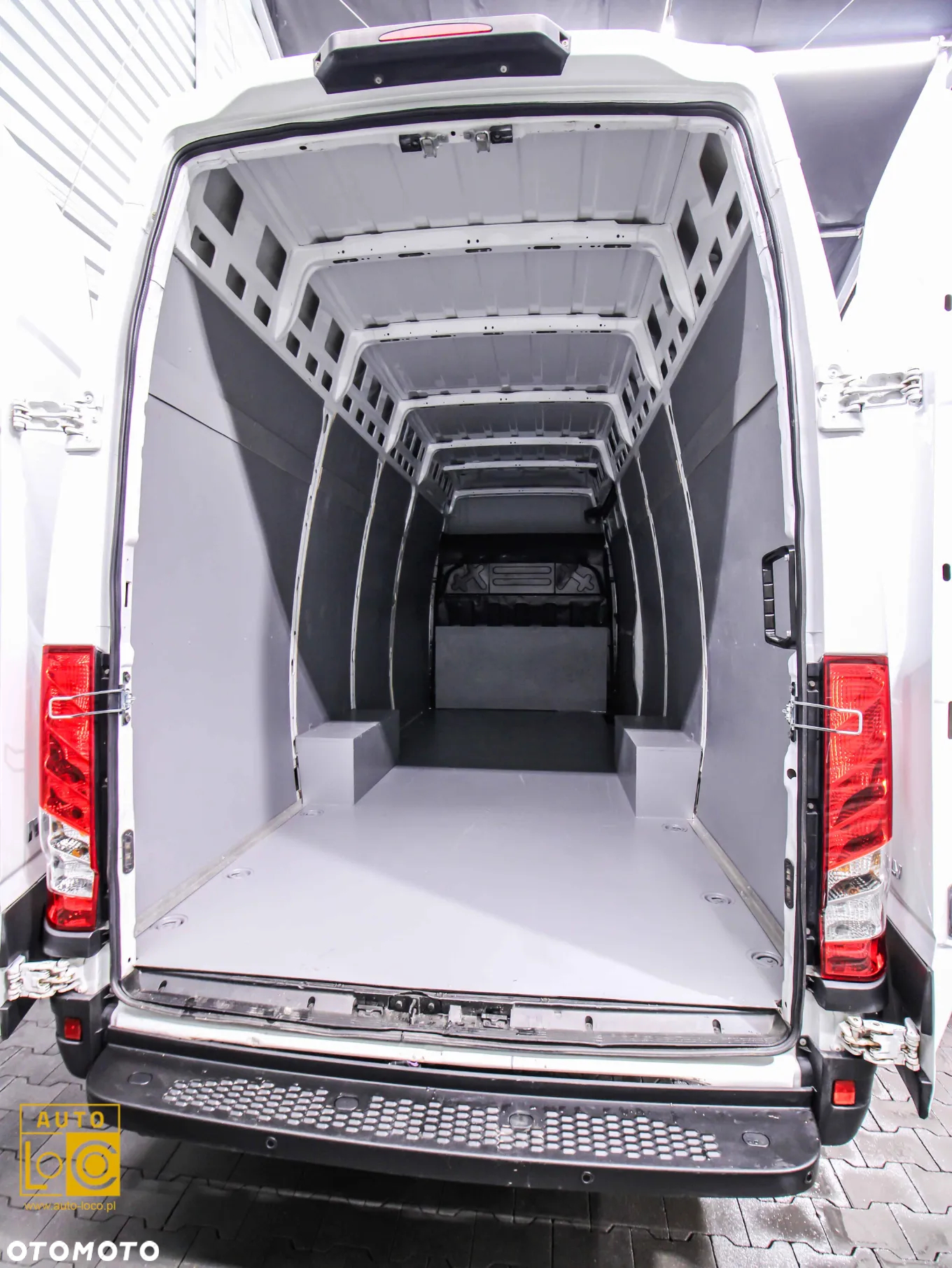 Iveco DAILY FURGON - 11