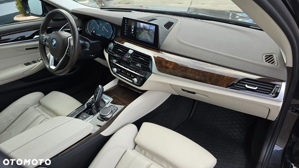 BMW Seria 5 530i Luxury Line - 22