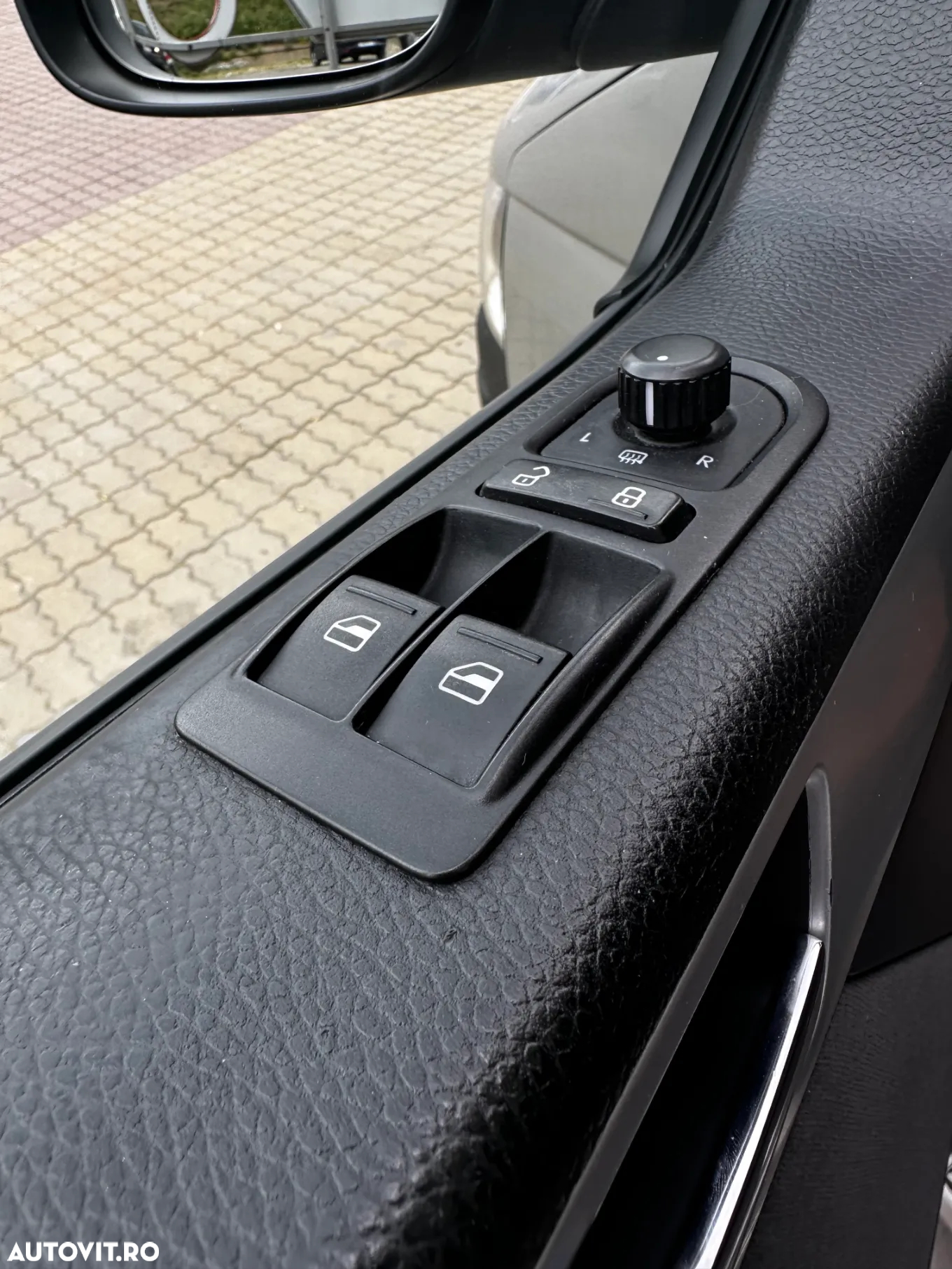Volkswagen Multivan - 29