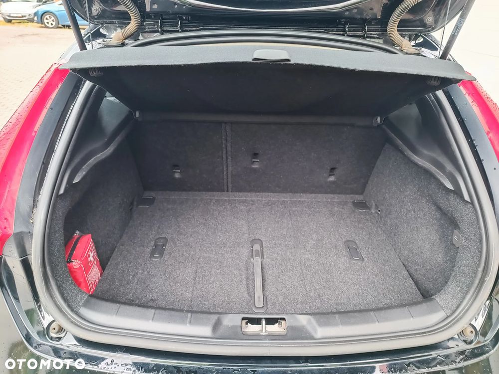 Volvo V40 T3 Geartronic Momentum - 35