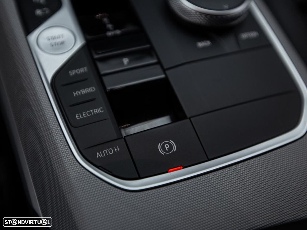 BMW 320 e Auto - 24