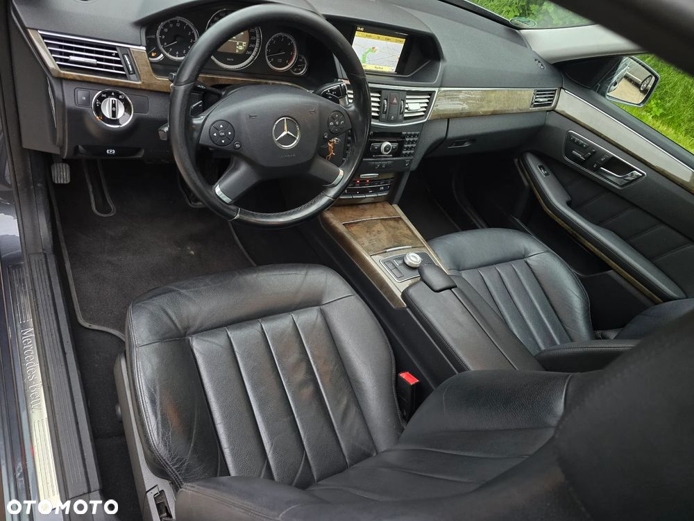 Mercedes-Benz Klasa E 350 CDI DPF BlueEFFICIENCY 7G-TRONIC Elegance - 21