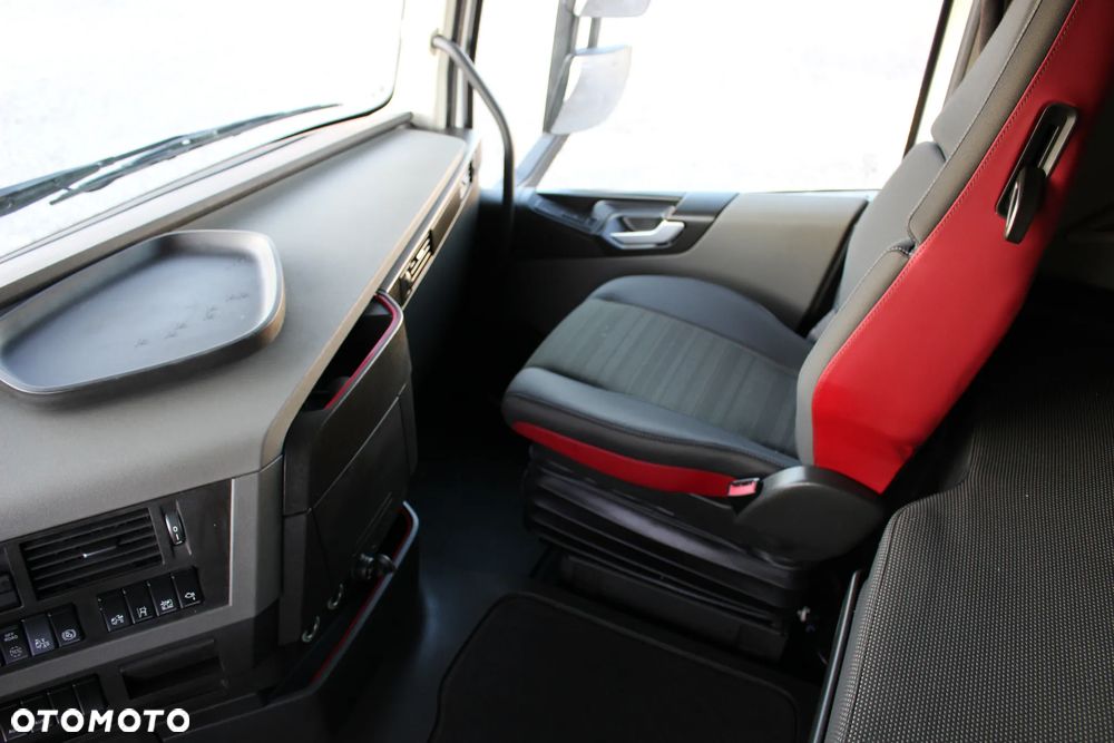 Volvo FH4 500 / LODÓWKA/ HYDRAULIKA /KLIMA POSTOJOWA/2 ZBIORNIKI/ XENON/ACC/E6/ *SERWIS FR*/ SUPER STAN / - 35