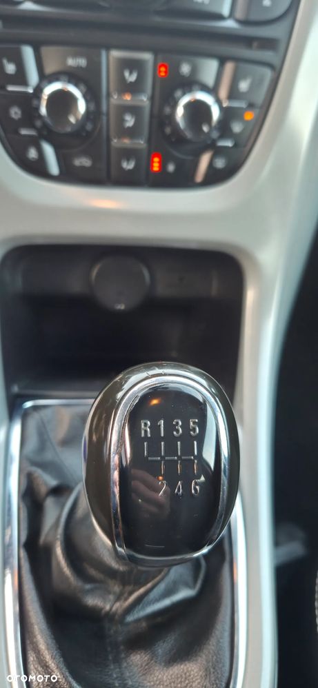 Opel Astra 1.4 Turbo Edition - 27