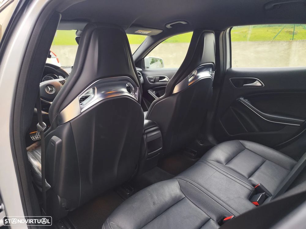 Mercedes-Benz GLA 45 AMG 4-Matic - 9