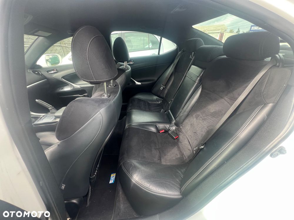 Lexus IS 200 D Prestige - 8
